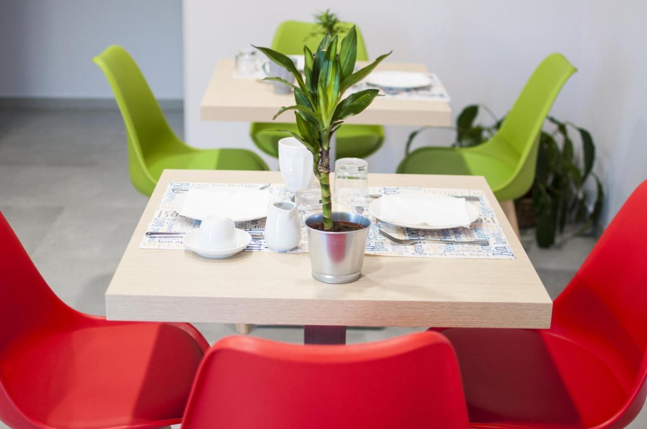Easyroom Frosinone - Casello Autostradale エクステリア 写真