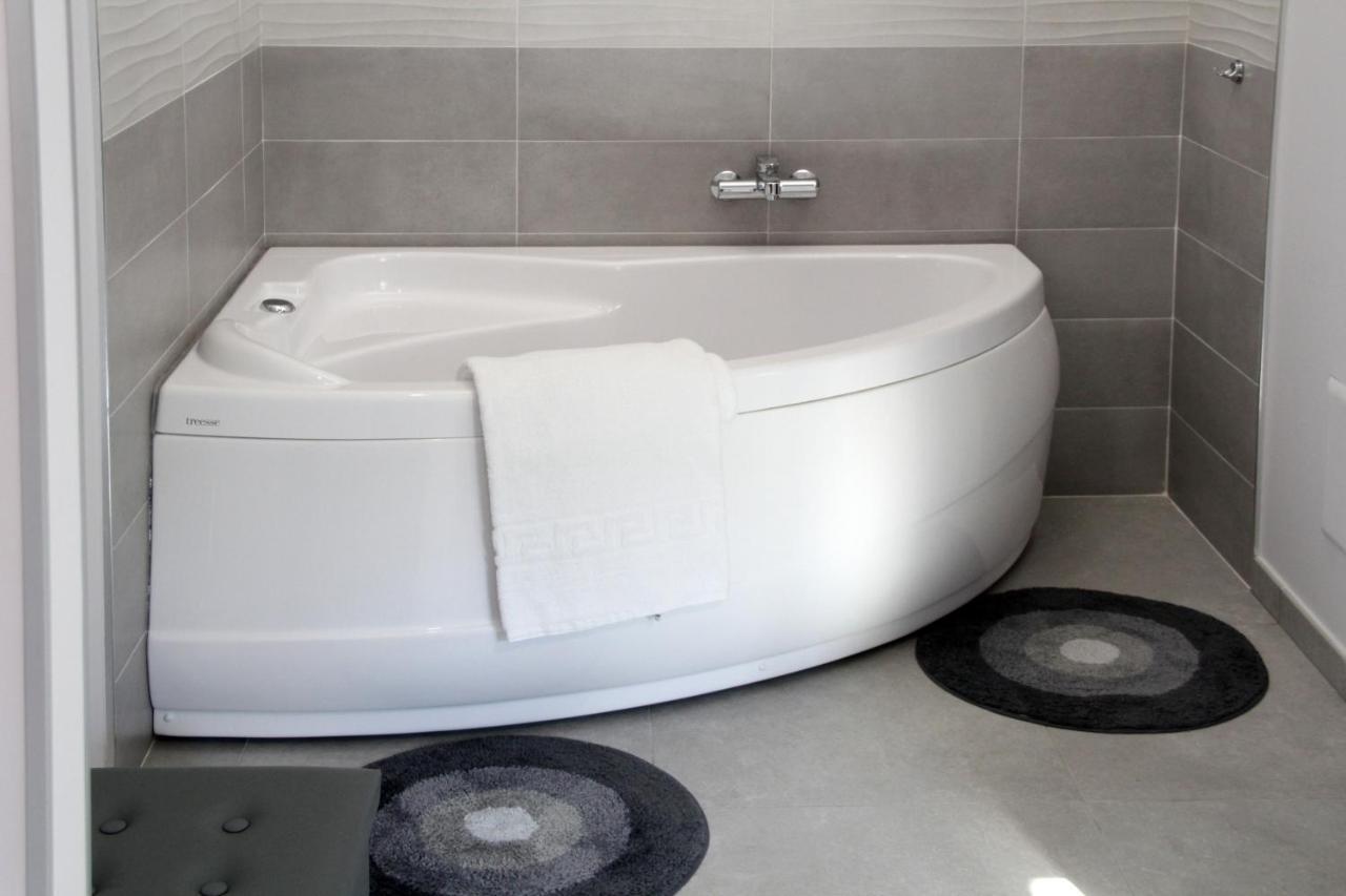Easyroom Frosinone - Casello Autostradale エクステリア 写真
